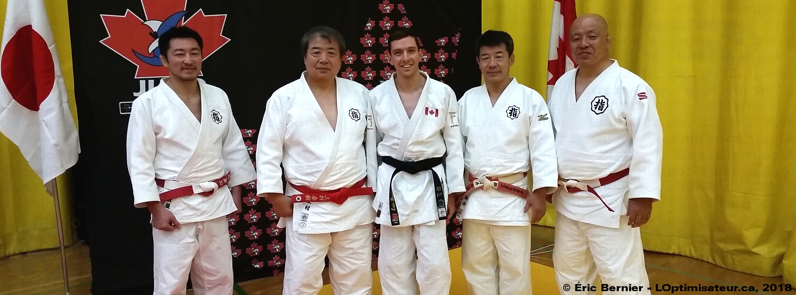 Éric Bernier avec le président et les piliers du Kodokan.